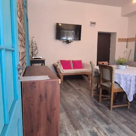 Kot Pocztowy Apartment *
