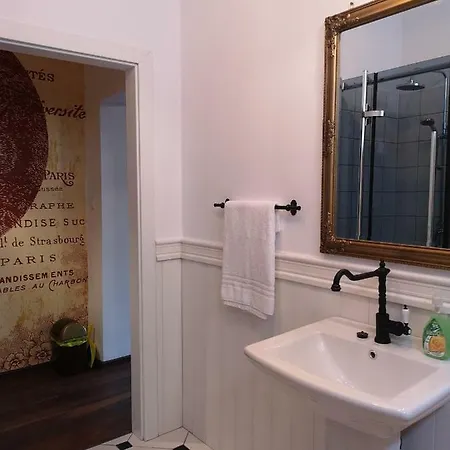 Kot Pocztowy Apartment *
